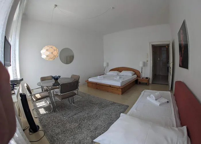 Haus Max 3*